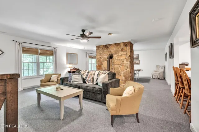 $969,950 | 257 Lone Ridge Lane, Clinton, TN 37716