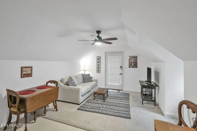 $969,950 | 257 Lone Ridge Lane, Clinton, TN 37716