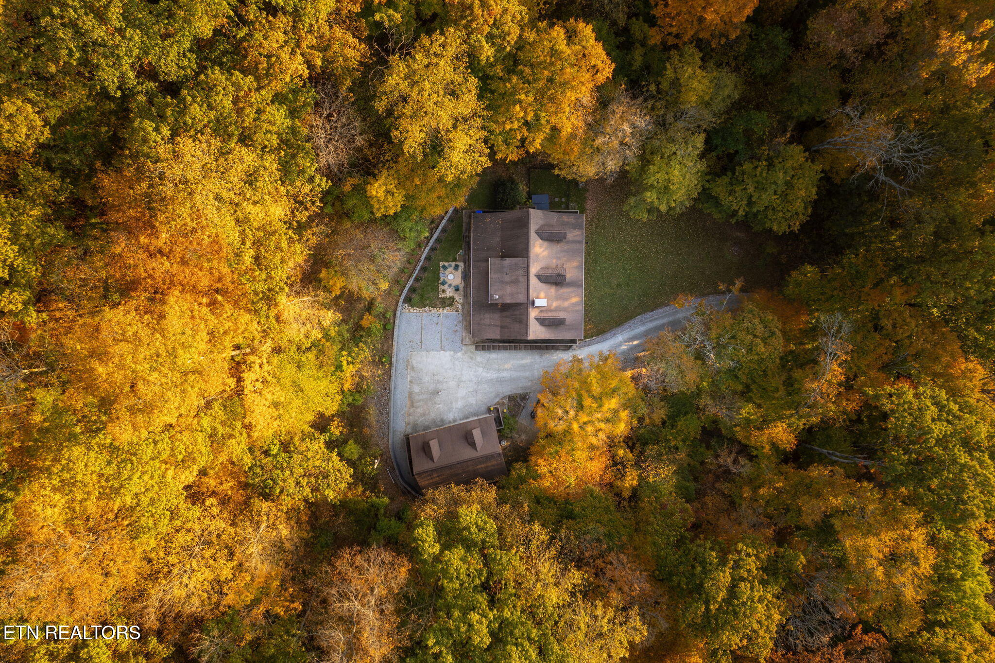 257 Lone Ridge Lane Clinton, TN 37716 - Photo 6 of 57 95-web-or-mls-DJI_0049-HDR-Enhanced-NR