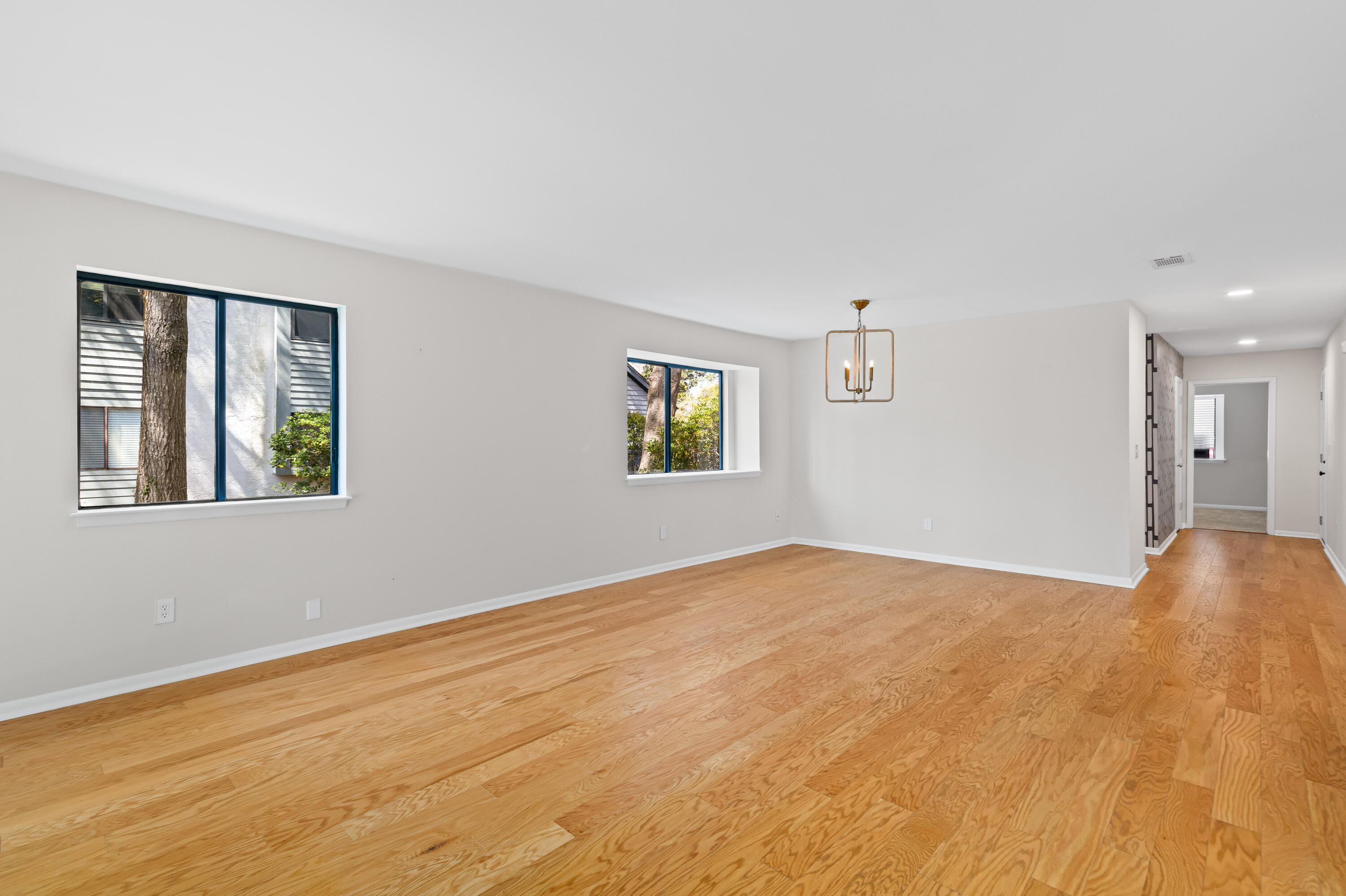 1141 Shadow Lake Circle, Unit J Mount Pleasant, SC 29464 - Photo 7 of 42 Spacious Living Room