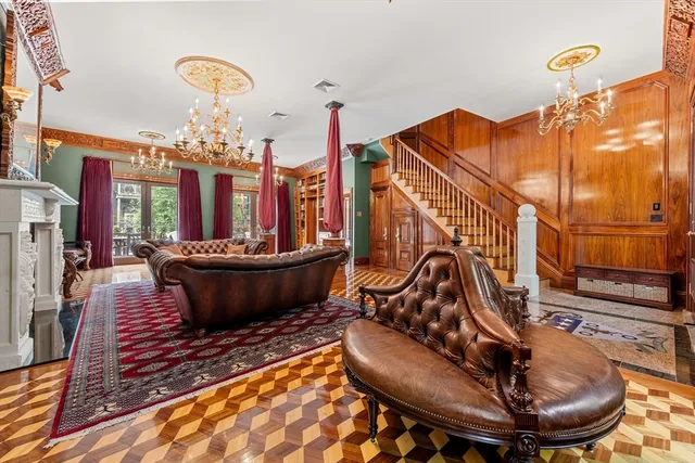 $10,000 | 218 West Springfield Street, Boston, MA 02118