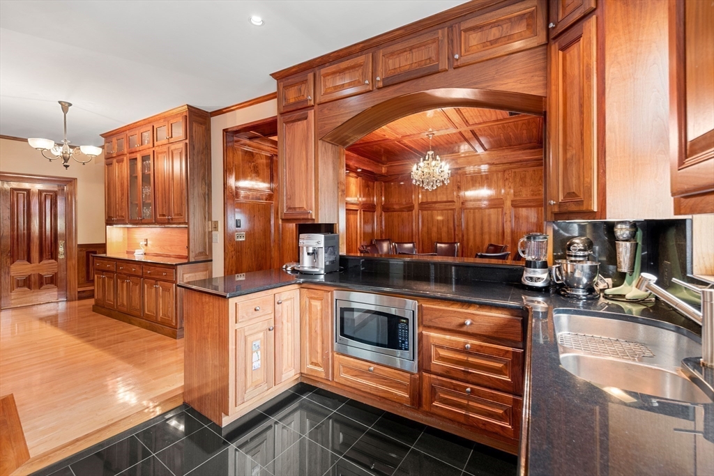 218 West Springfield Street Boston, MA 02118 - Photo 9 of 26