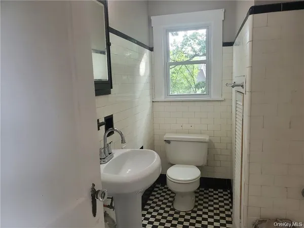 $3,300 | 1 Myrtle Avenue, Suffern, NY 10901