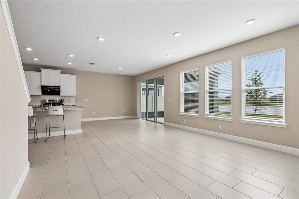 327 Mangrove Manor Drive Apollo Beach, FL 33572 - Photo 10 of 30
