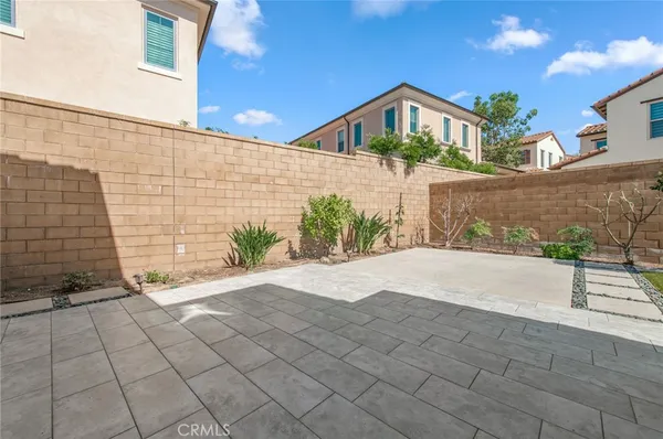 $5,200 | 93 Decker, Irvine, CA 92620