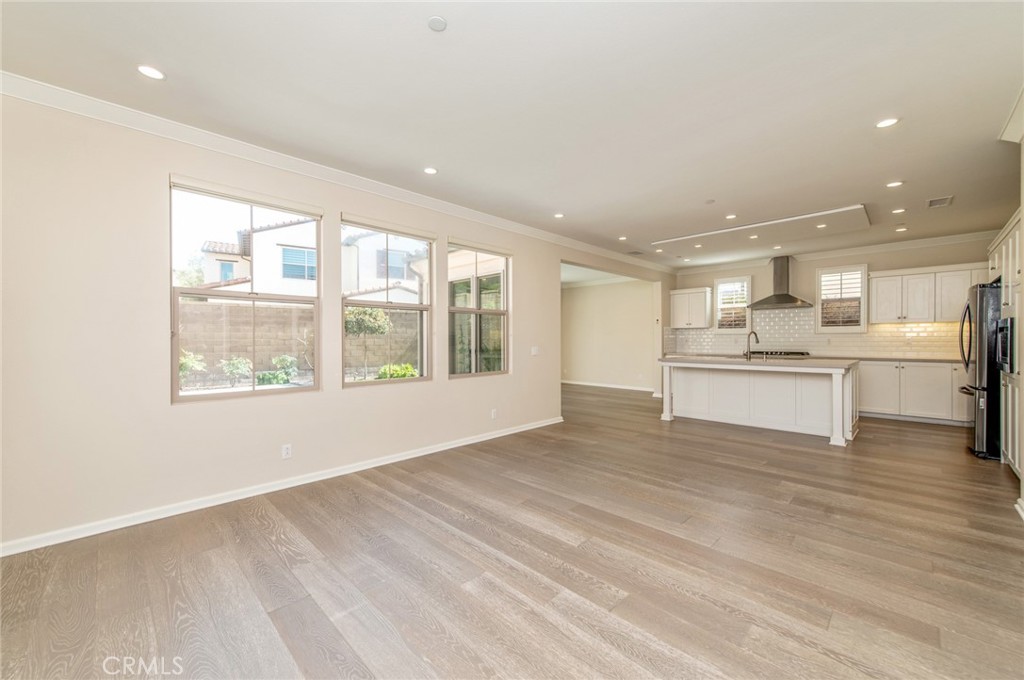 93 Decker Irvine, CA 92620 - Photo 4 of 29