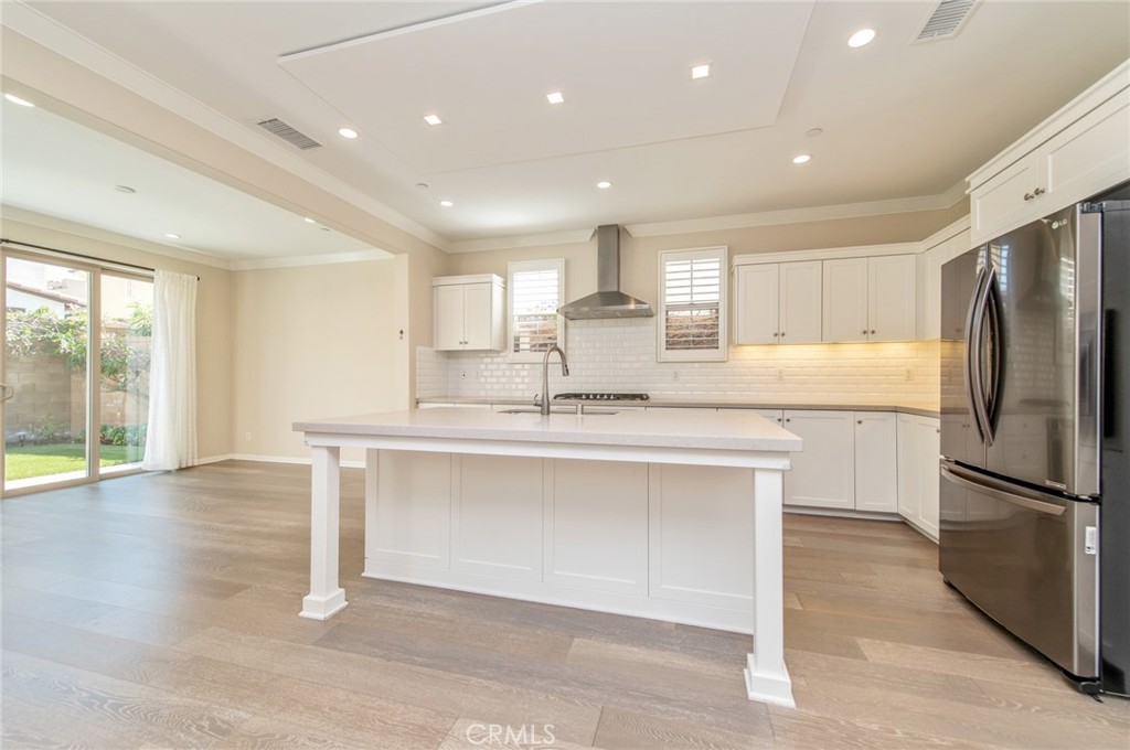 93 Decker Irvine, CA 92620 - Photo 6 of 29