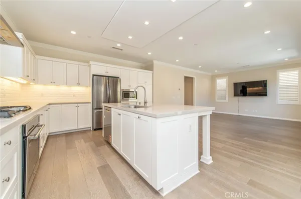 $5,200 | 93 Decker, Irvine, CA 92620