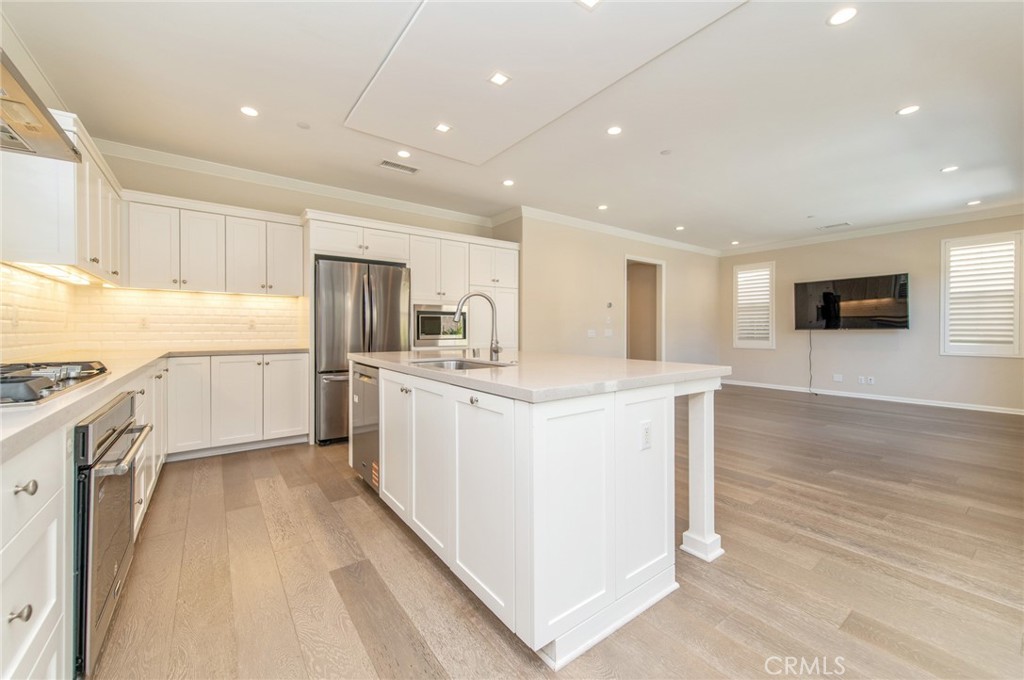 93 Decker Irvine, CA 92620 - Photo 8 of 29