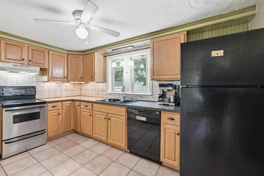 154 Barnard Road Worcester, MA 01605 - Photo 15 of 29