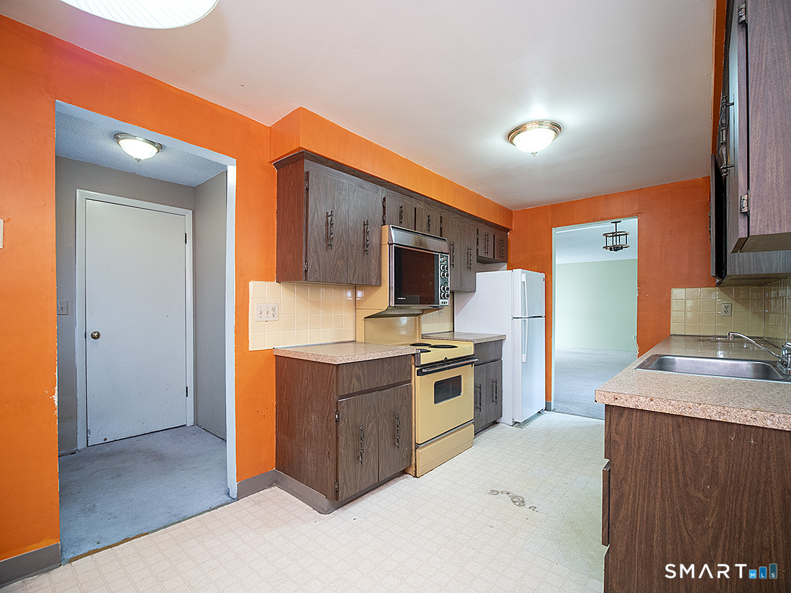 81 River Bend Road, Unit C Stratford, CT 06614 - Photo 11 of 34