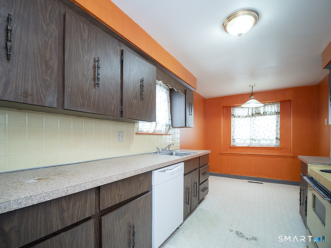 81 River Bend Road, Unit C Stratford, CT 06614 - Photo 12 of 34