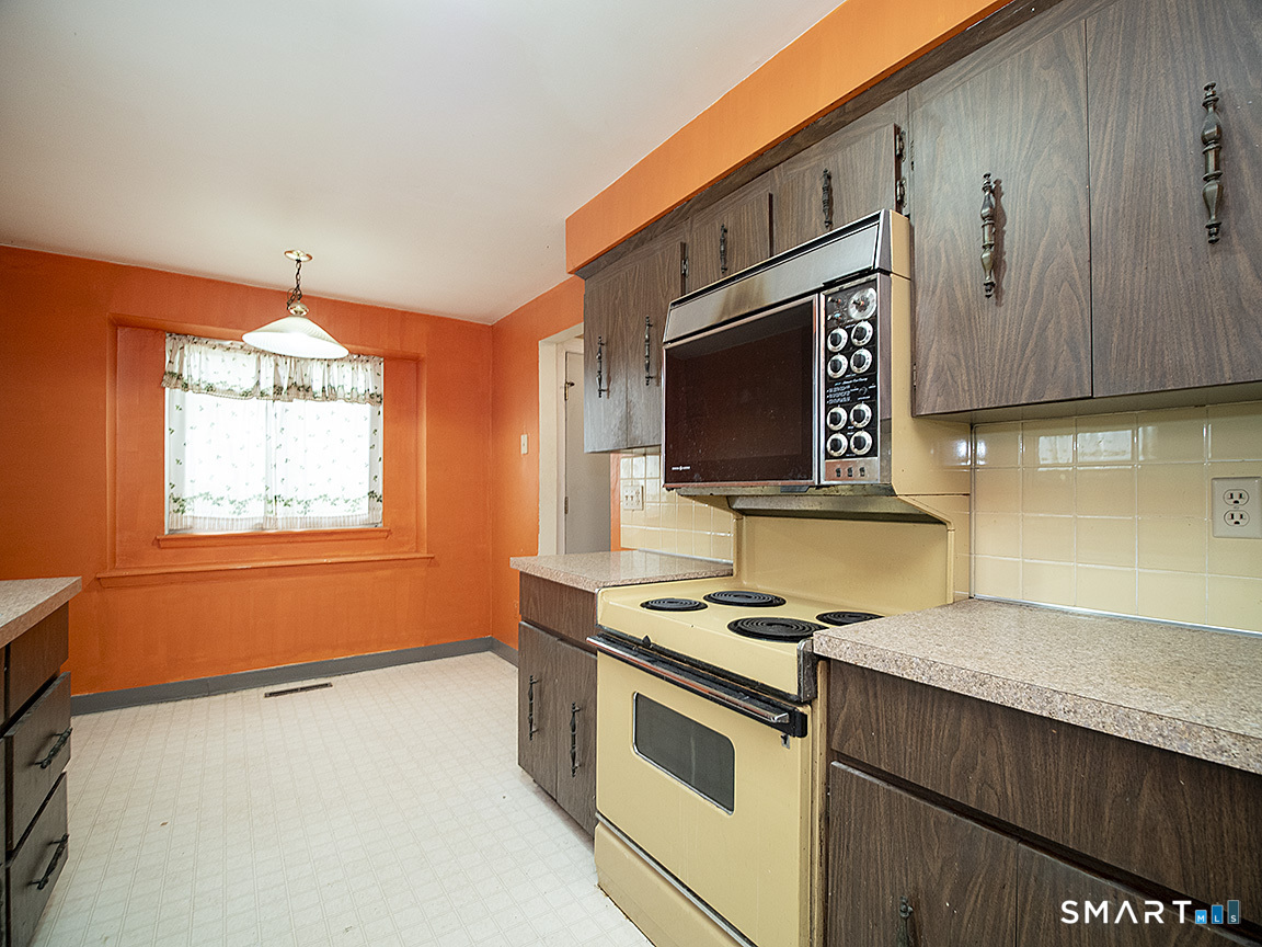 81 River Bend Road, Unit C Stratford, CT 06614 - Photo 13 of 34