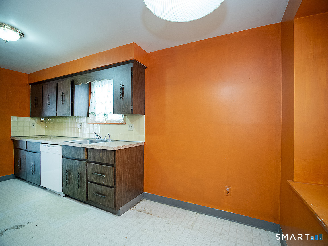 81 River Bend Road, Unit C Stratford, CT 06614 - Photo 8 of 34