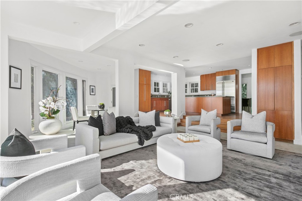 9625 Oak Pass Road Beverly Hills, CA 90210 - Photo 4 of 30