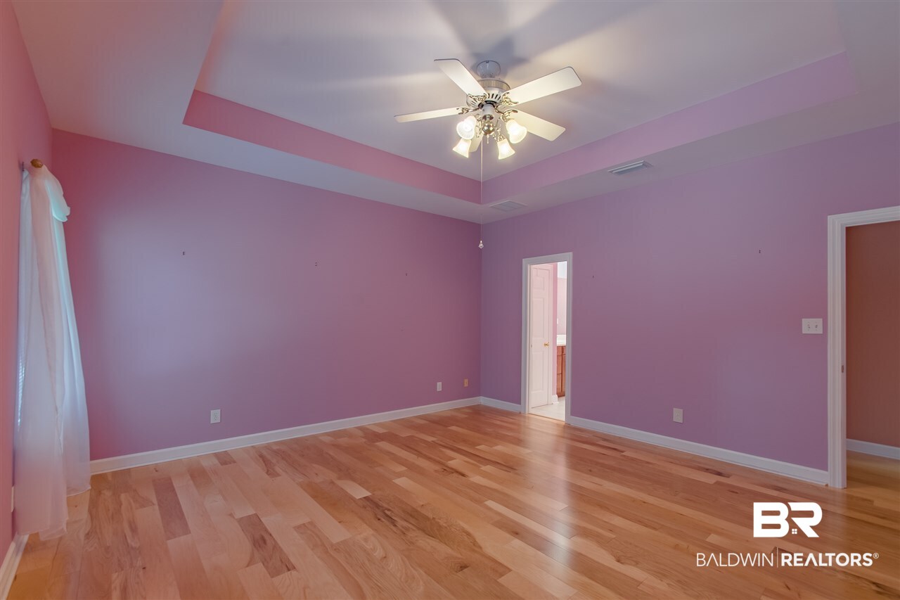 163 Hawthorne Circle Fairhope, AL 36532 - Photo 19 of 37 Master View 2
