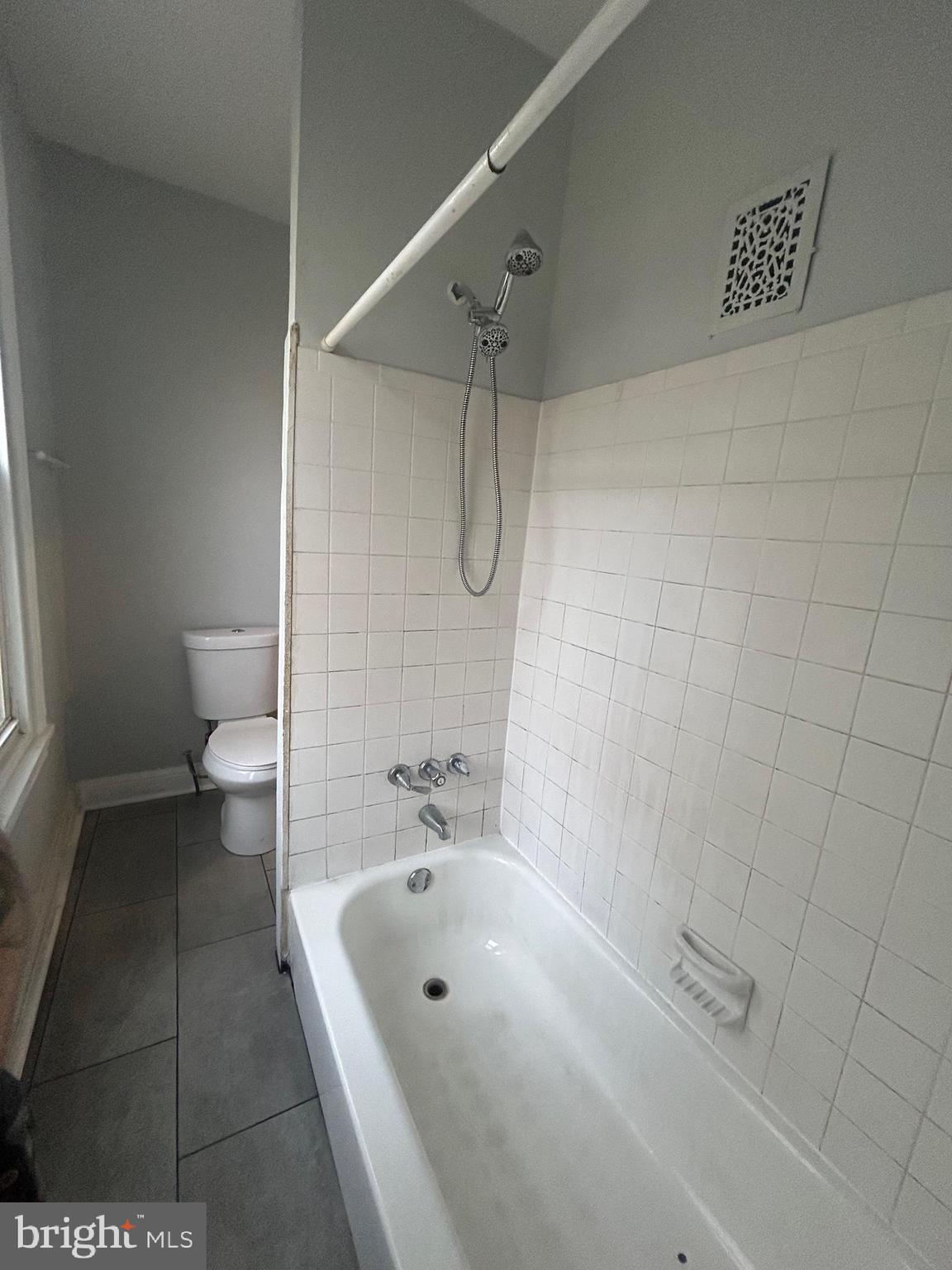 5647 Heiskell Street Philadelphia, PA 19144 - Photo 13 of 15