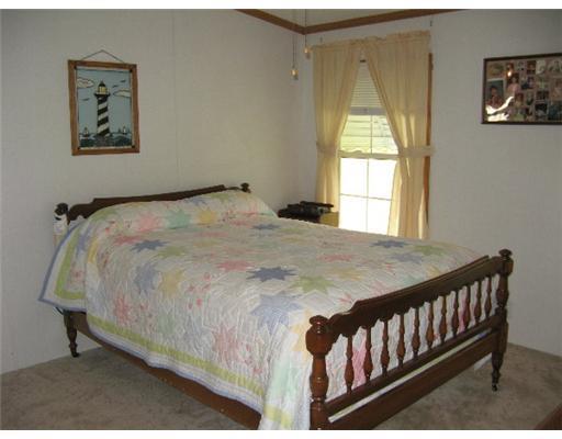 618 Mt Jackson Road New Castle, PA 16102 - Photo 6 of 10 Master Bedroom.
