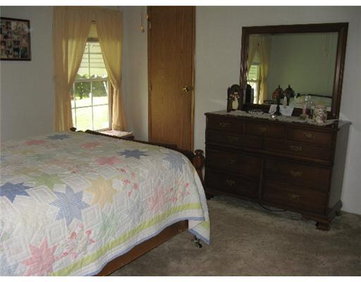 618 Mt Jackson Road New Castle, PA 16102 - Photo 7 of 10 Master Bedroom.