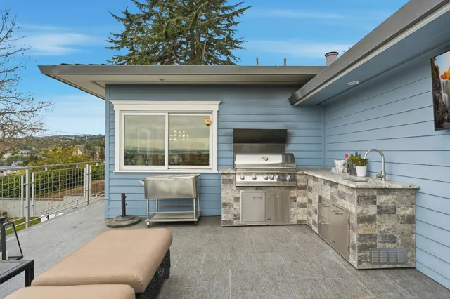 $4,395,000 | 230 Rockridge Road, San Carlos, CA 94070