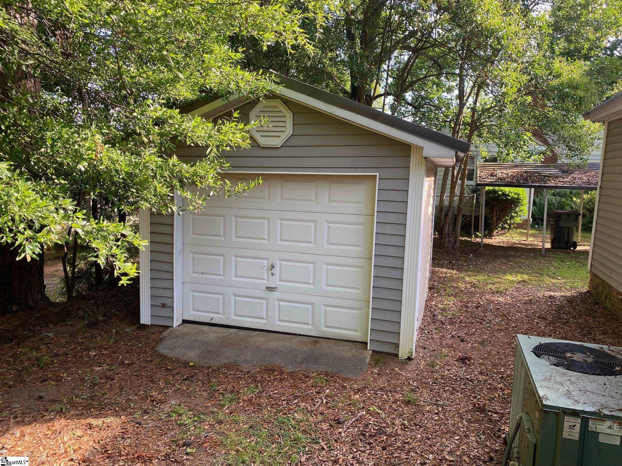 111 Maplebrook Street Laurens, SC 29360 - Photo 5 of 13