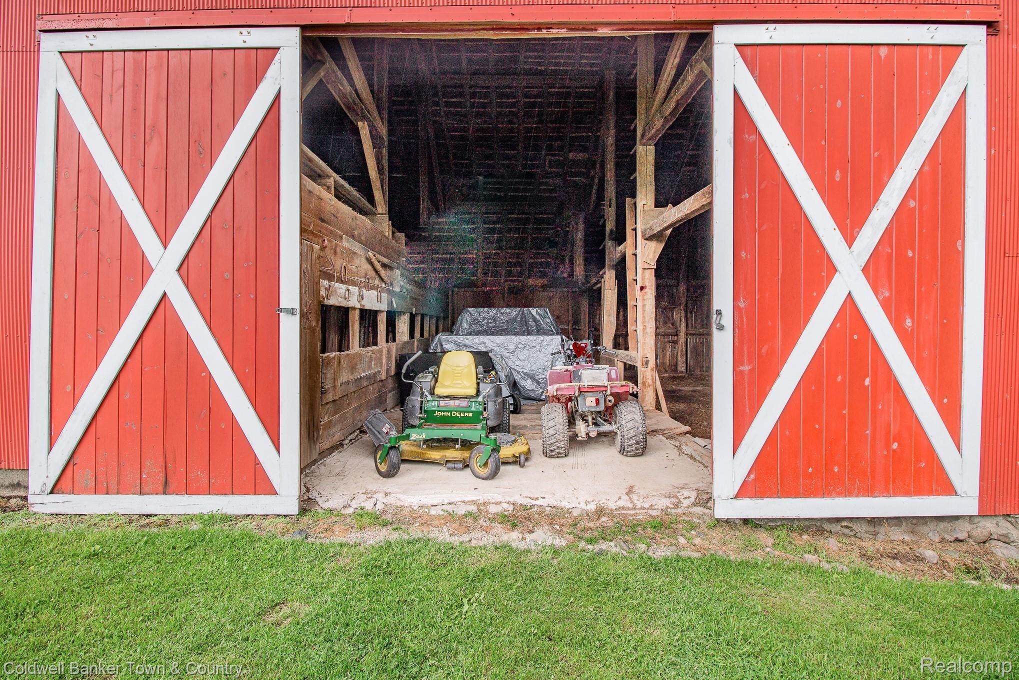 6457 Layton Road Fowlerville, MI 48836 - Photo 27 of 36 Barn