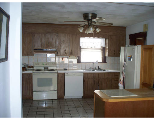 34 St Ann's Road Quincy, MA 02170 - Photo 4 of 12 Gallery Image 4