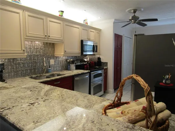$4,300 | 7351 West Country Club Drive North, Unit 202, Sarasota, FL 34243