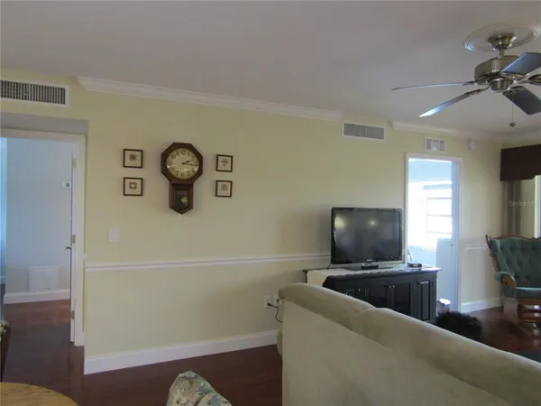 $4,300 | 7351 West Country Club Drive North, Unit 202, Sarasota, FL 34243