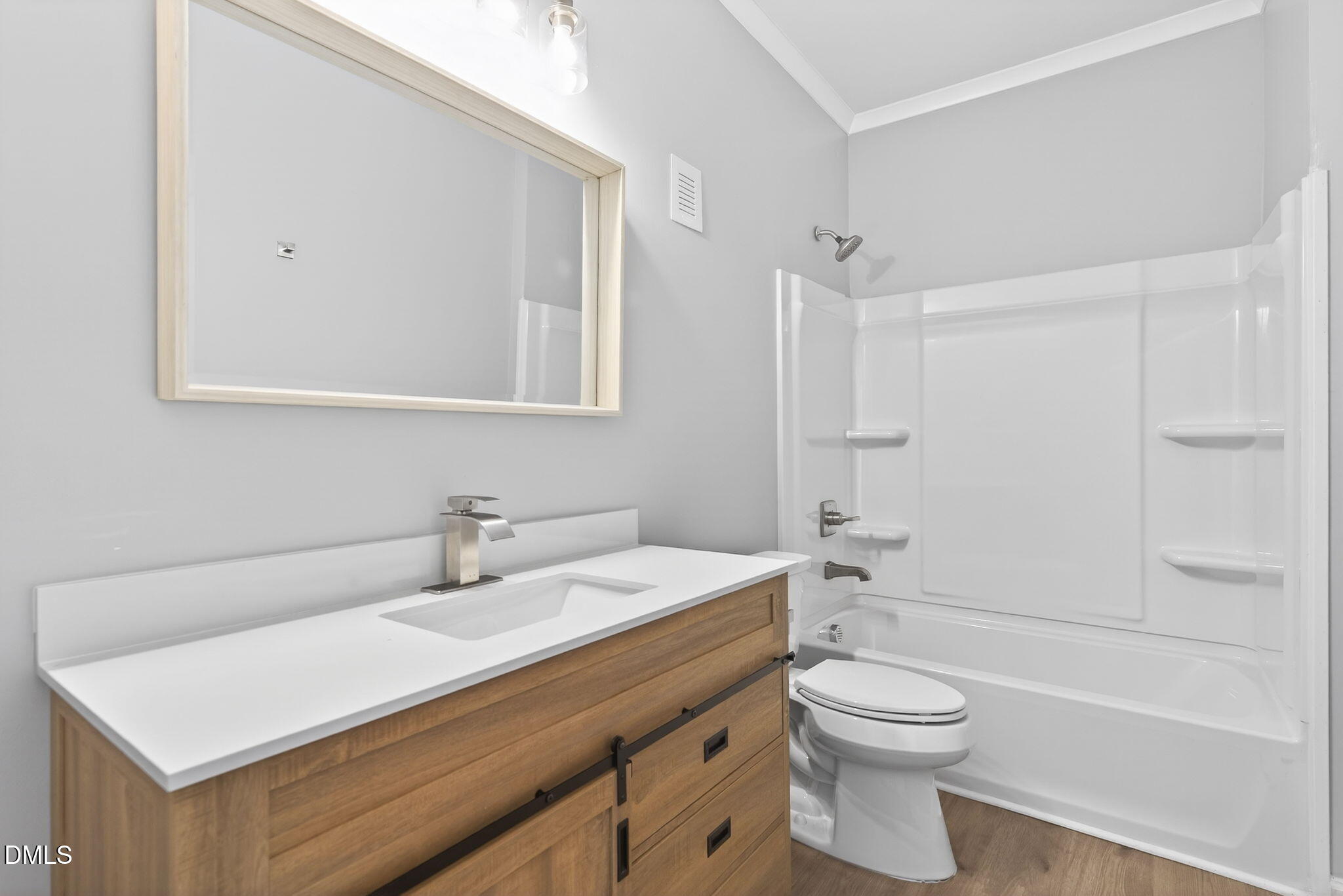 1501 South Roxboro Street Durham, NC 27707 - Photo 27 of 32 27HallBath