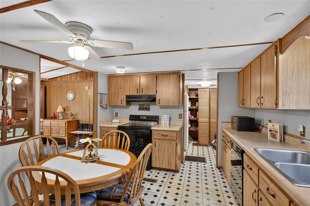304 Southwest Colgate Loop Fort White, FL 32038 - Photo 15 of 33 Gallery Image 15