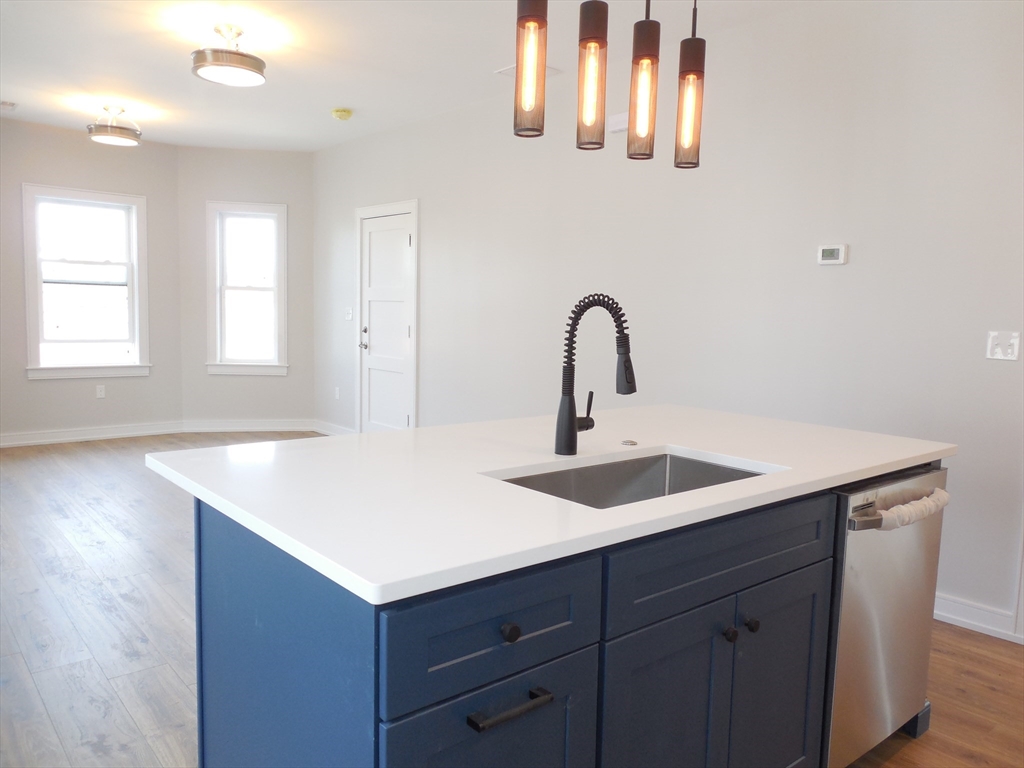 88 School Street, Unit B Watertown, MA 02472 - Photo 5 of 18