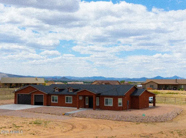 $949,000 | 8558 Grass Valley Lane, Prescott Valley, AZ 86315