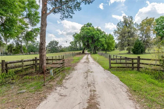 $600,000 | 6124 Northwest 160th Street, Reddick, FL 32686