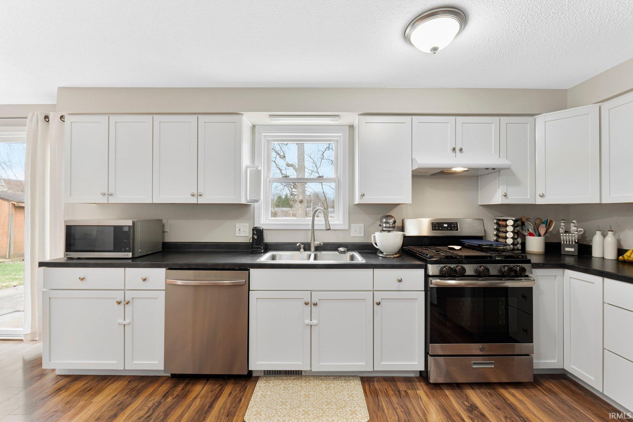 7001 Salge Drive Fort Wayne, IN 46835 - Photo 16 of 36