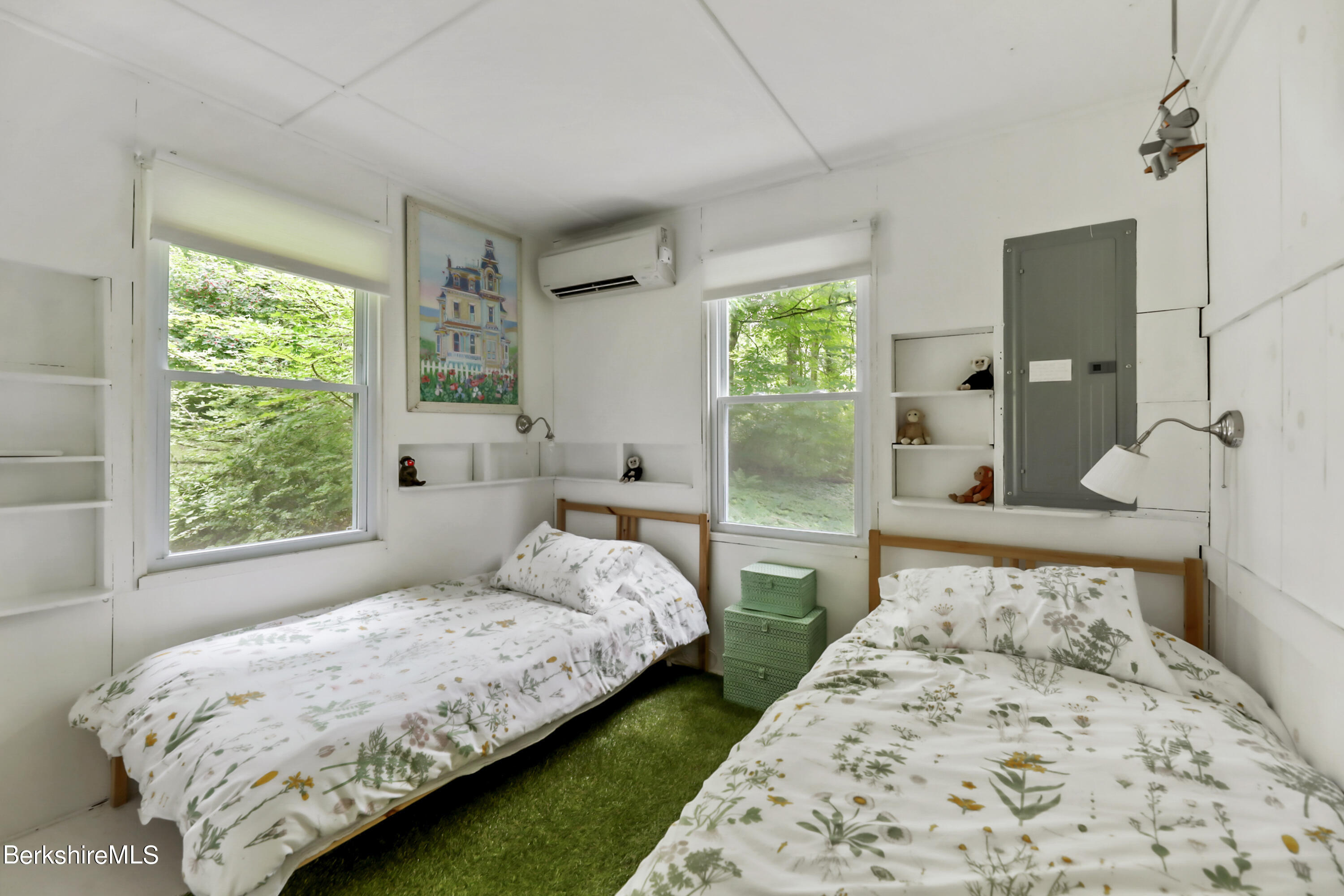 11 Mahkeenac Heights Road Stockbridge, MA 01262 - Photo 15 of 26 a bedroom with bed and a window