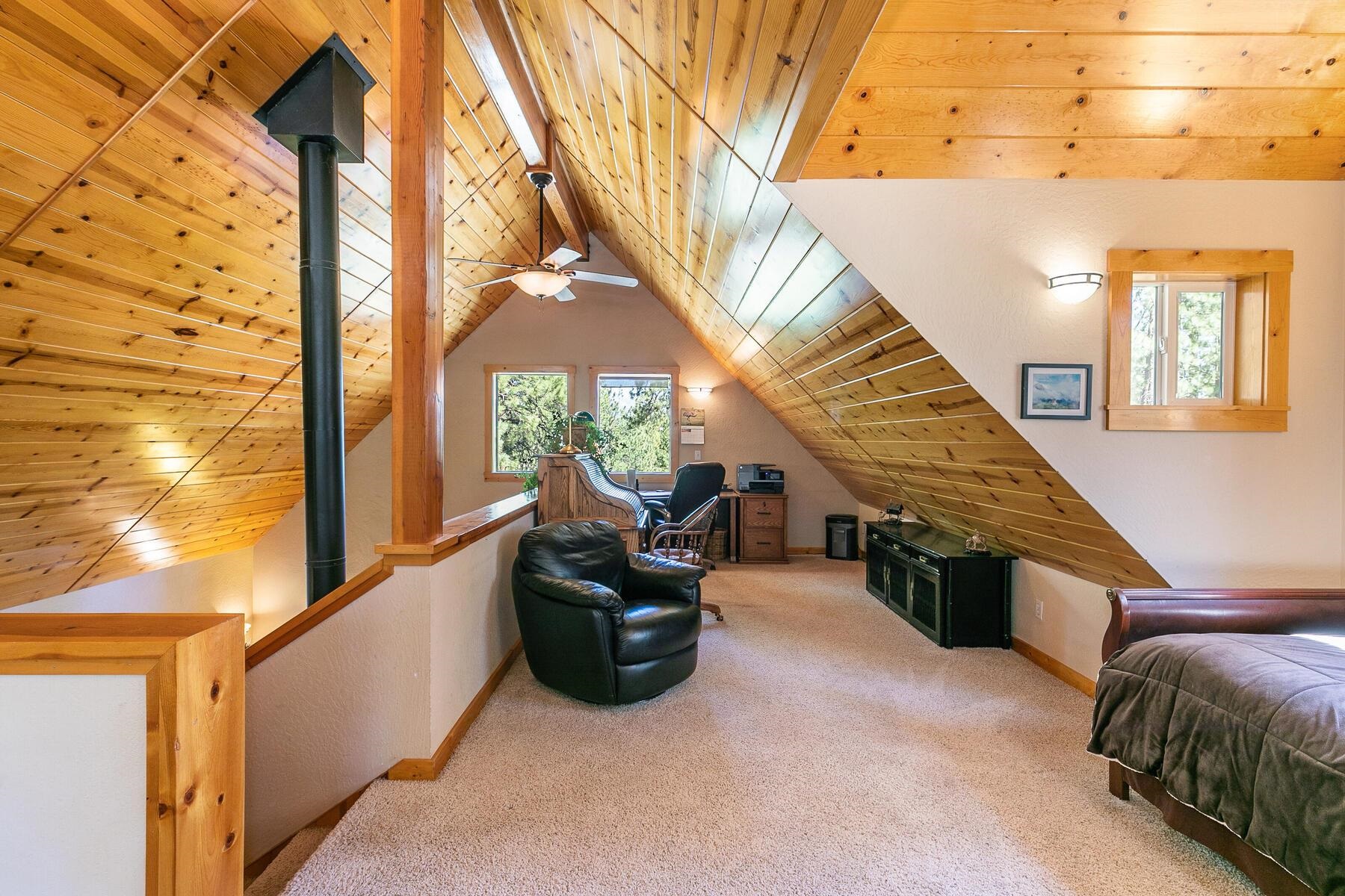 16585 Robertson Road Truckee, CA 96161 - Photo 12 of 21