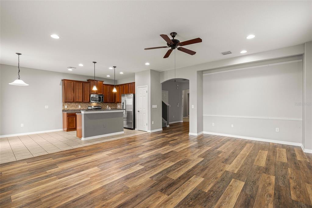 10284 Newminster Loop Ruskin, FL 33573 - Photo 11 of 72