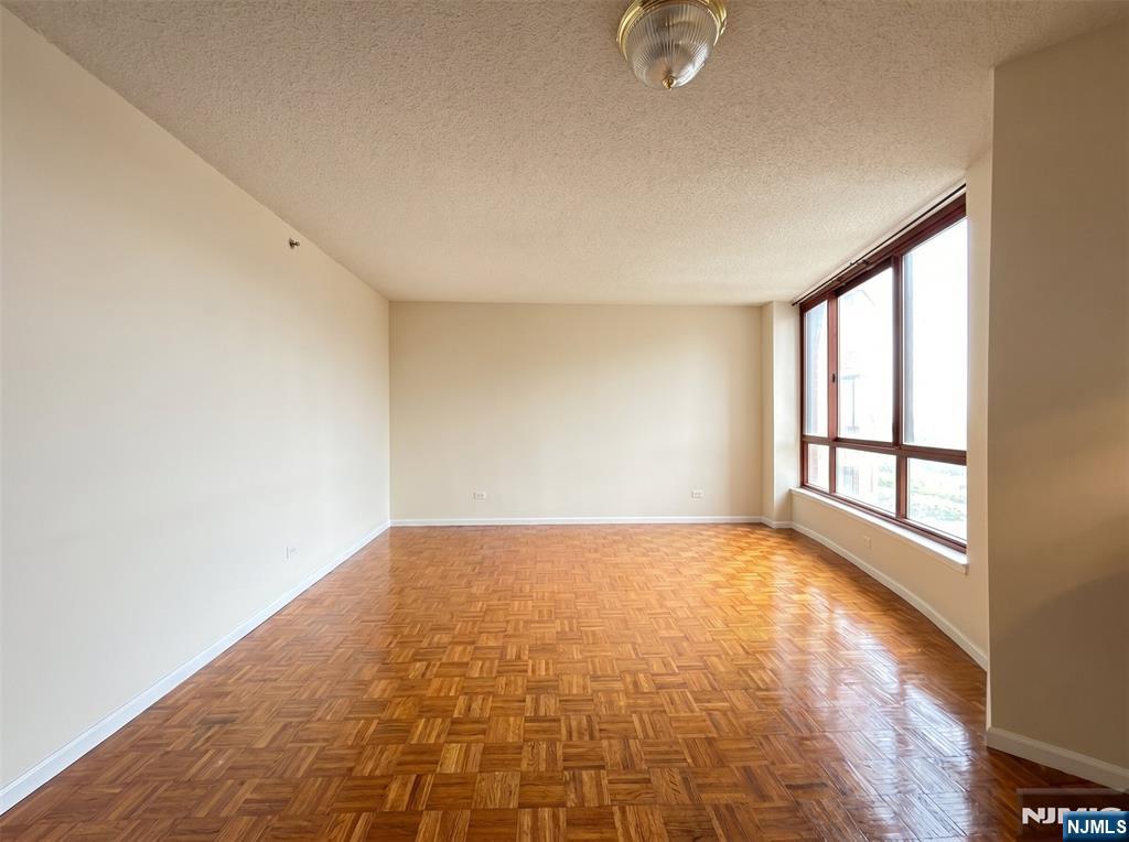 100 Old Palisade Road, Unit 2201 Fort Lee, NJ 07024 - Photo 4 of 17
