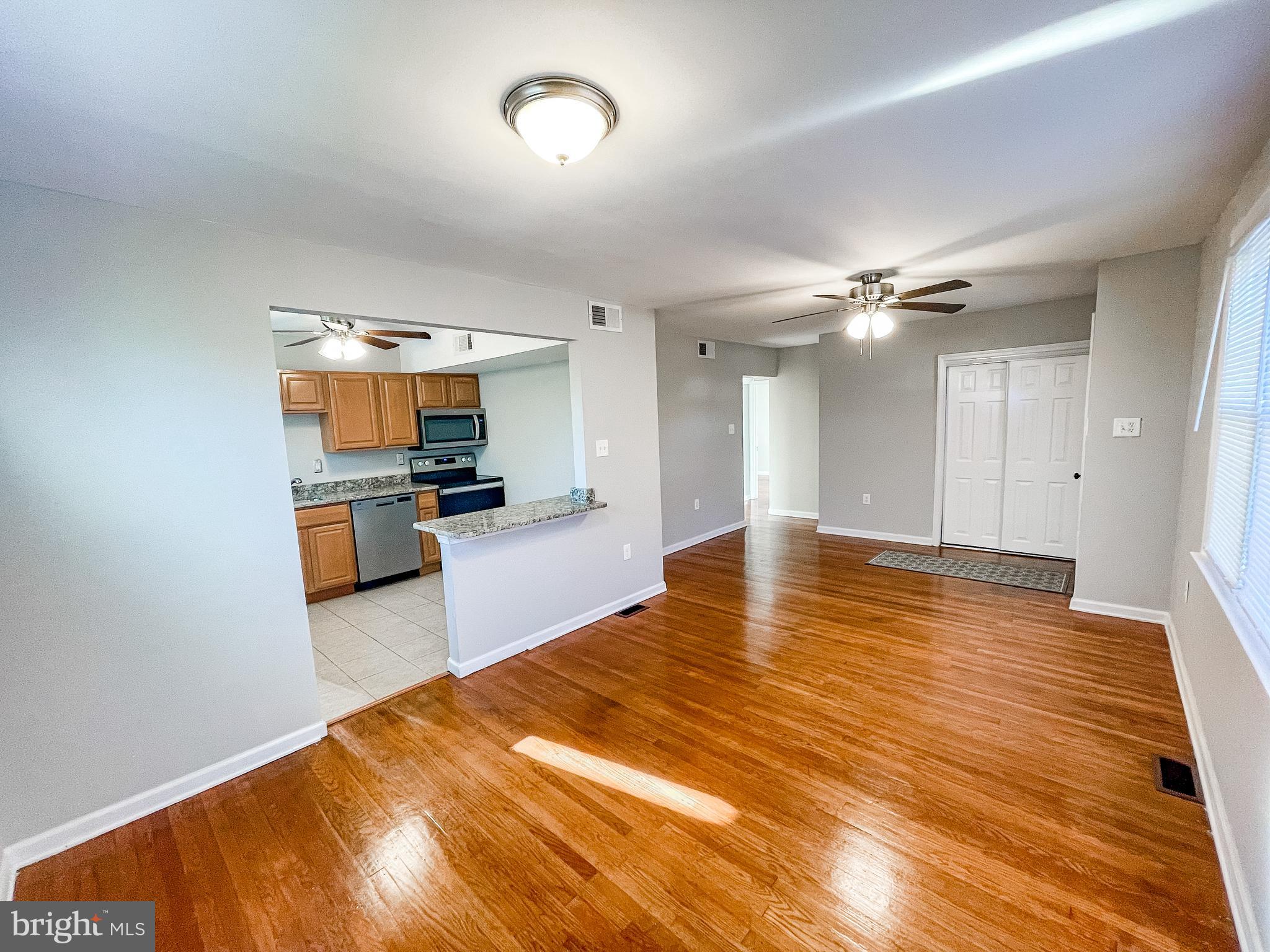 34 Morris Road New Castle, DE 19720 - Photo 4 of 19 Perfect for entertaining!