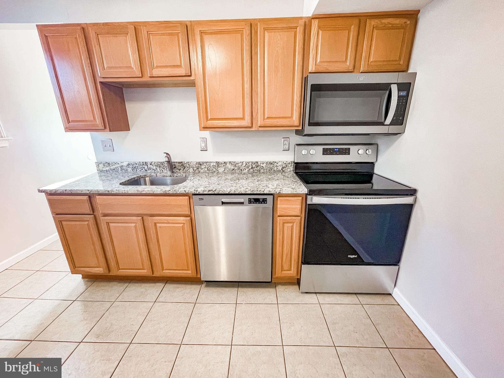 34 Morris Road New Castle, DE 19720 - Photo 8 of 19 Granite countertops