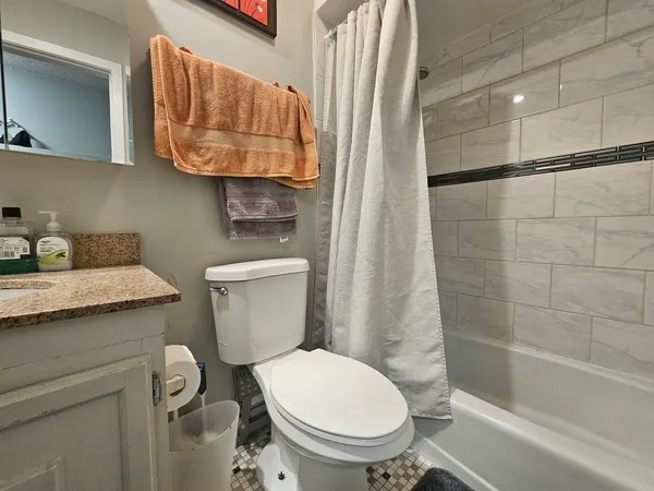 $217,000 | 12 Parkside Court, Unit 10, Vernon Hills, IL 60061