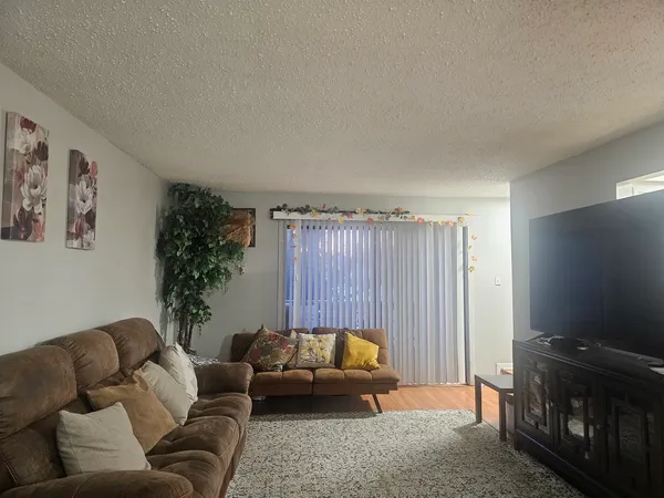 $217,000 | 12 Parkside Court, Unit 10, Vernon Hills, IL 60061