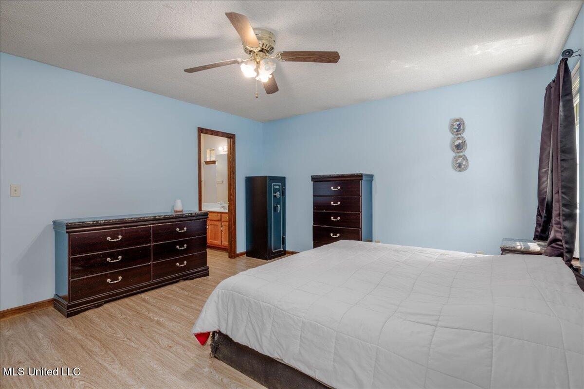 1358 David Road Coldwater, MS 38618 - Photo 13 of 28 16-Primary Bedroom
