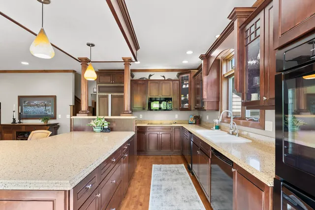 $1,799,000 | 1595 River Shore Drive, Hastings, MN 55033