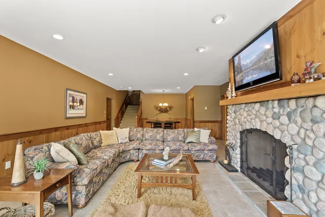 $1,799,000 | 1595 River Shore Drive, Hastings, MN 55033