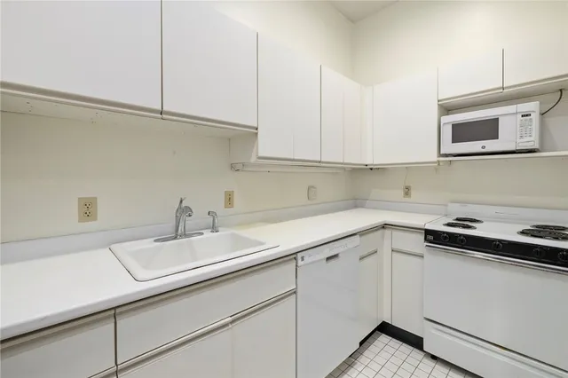 $749,000 | 66 Webster Street, Unit 9, Newport, RI 02840