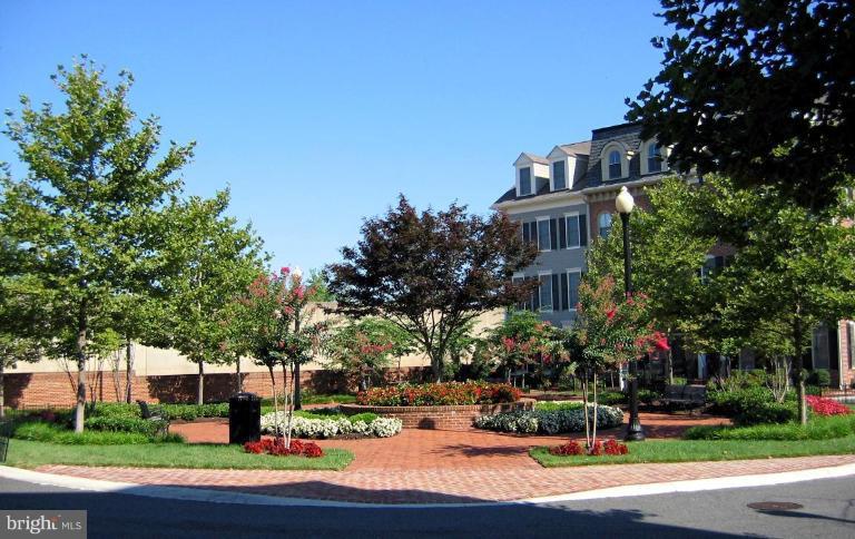 717 Carpenter Road Alexandria, VA 22314 - Photo 14 of 21 Community Amenities 2
