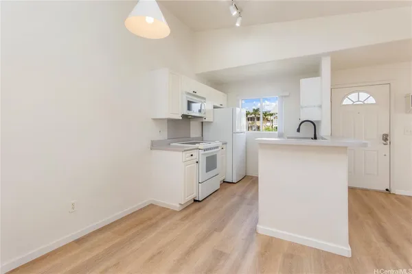 $500,000 | 94-510 Lumiaina Street, Unit T202, Waipahu, HI 96797