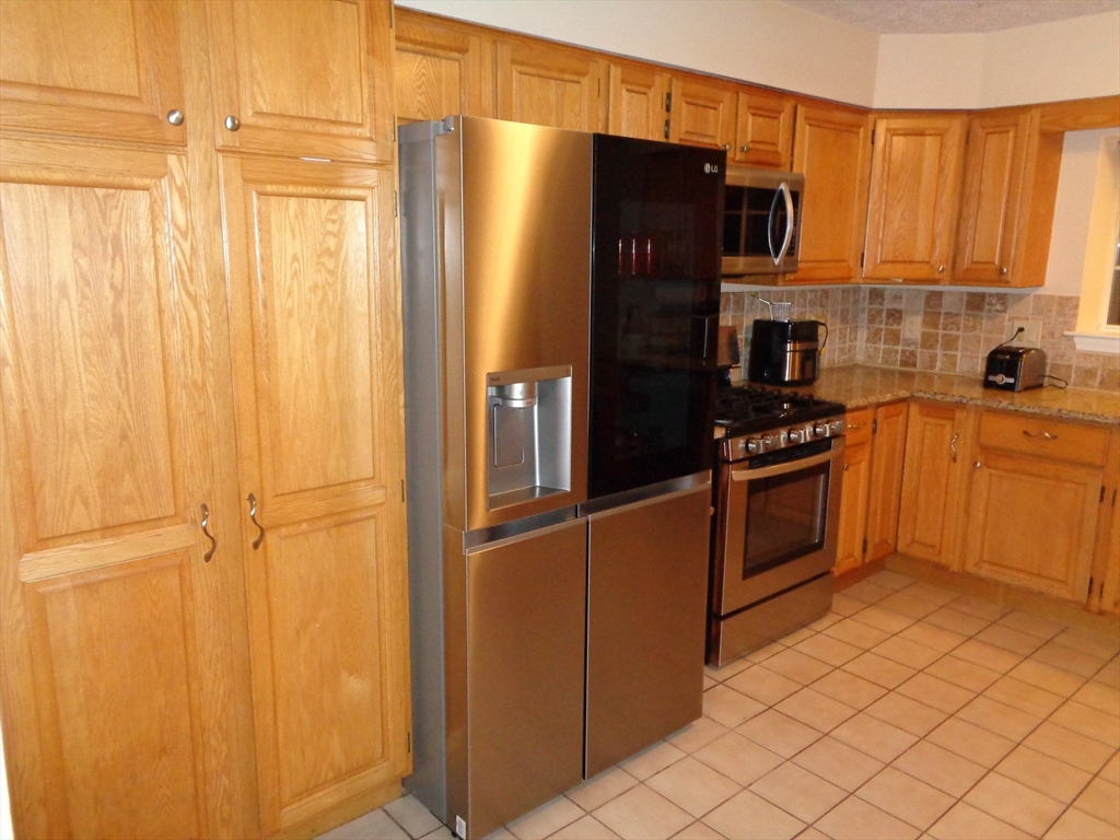 19 East Bluff Road Ashland, MA 01721 - Photo 3 of 15 Gallery Image 3